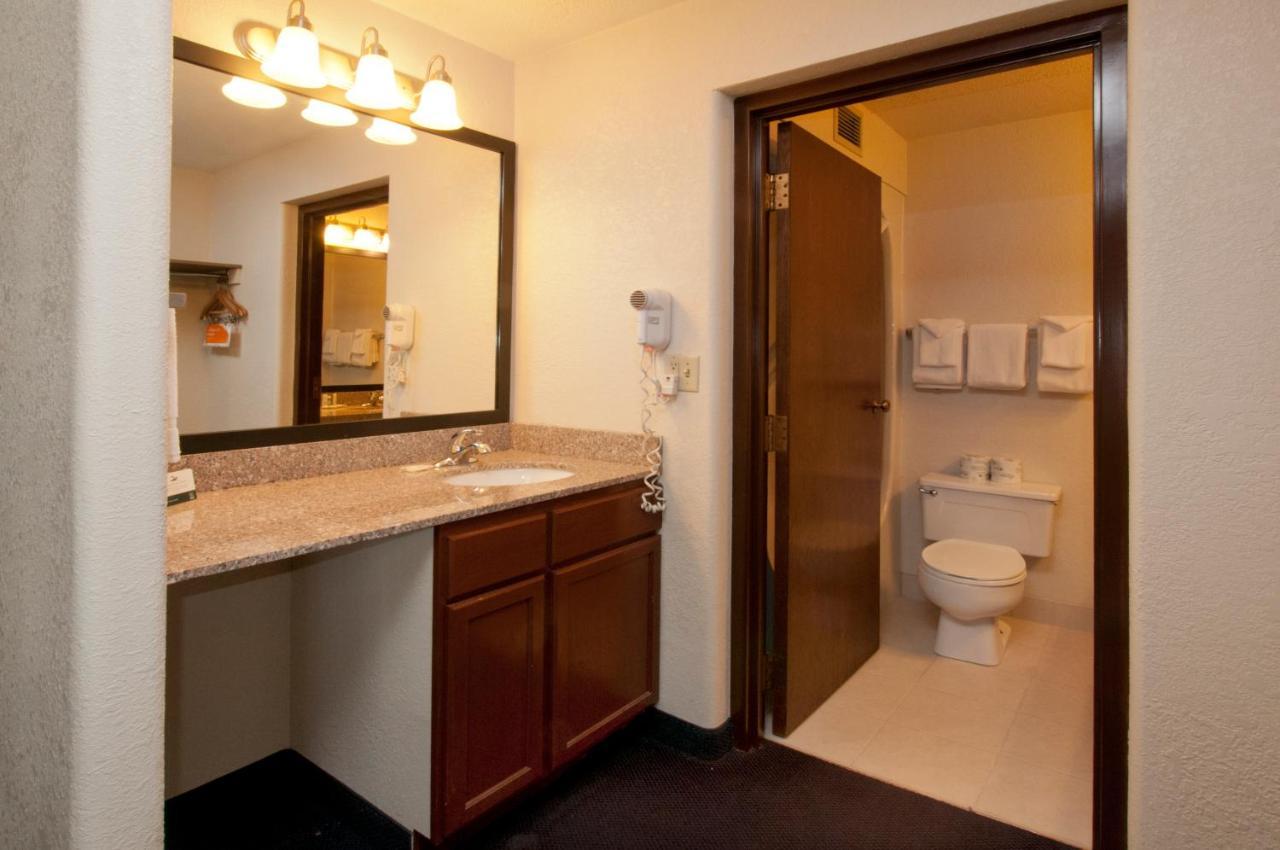 Quality Inn Stadium Area Green Bay Eksteriør bilde